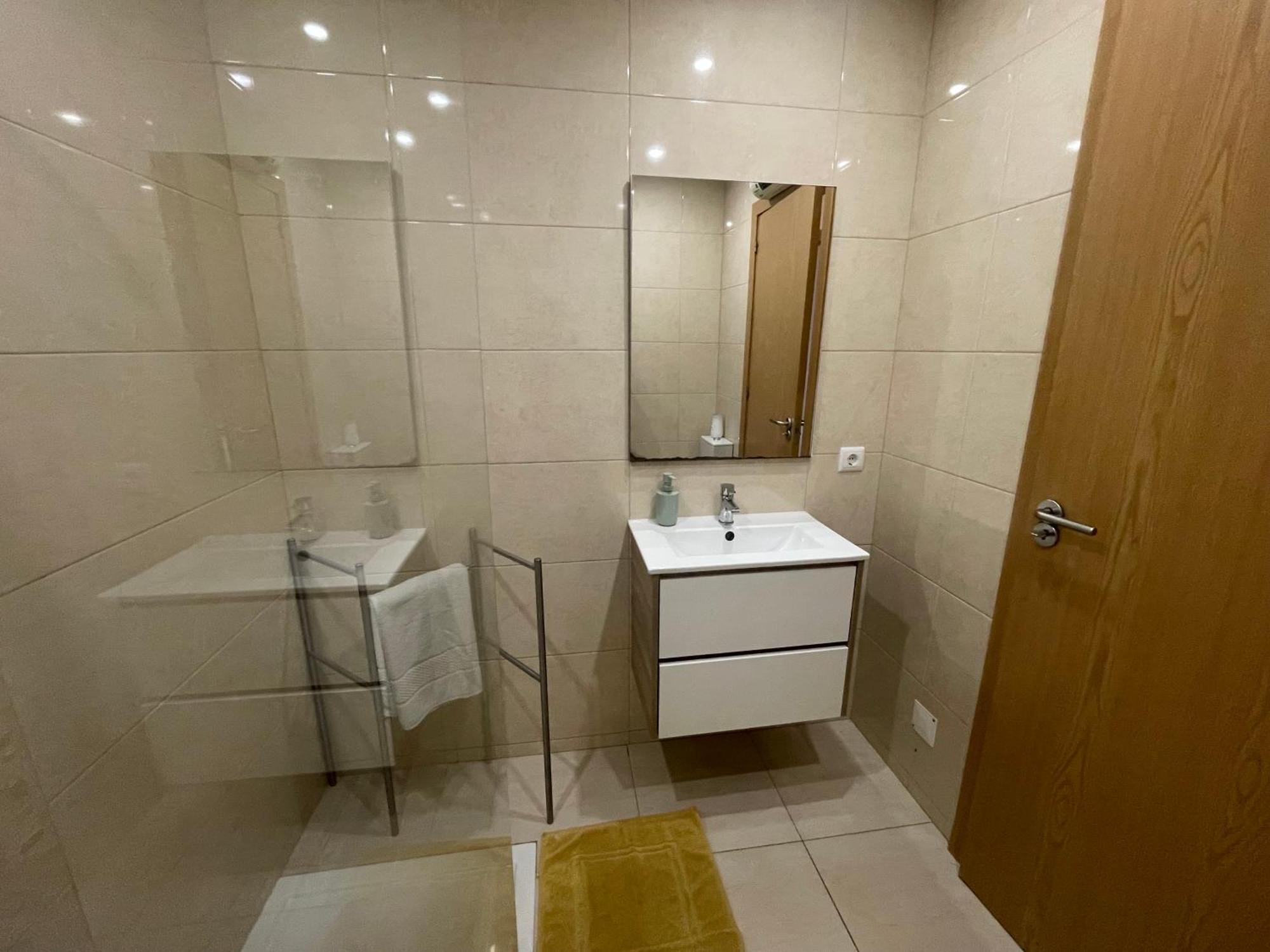 Pretty Flat With Terrace, Air Cond, Free Parking, By Porto With Love Lda Экстерьер фото